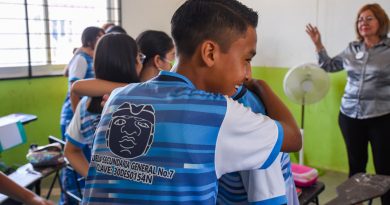 En Coatzacoalcos inspiran a jóvenes a terminar sus estudio con pláticas motivacionales / @CruzMalpica @coatzagob >>>