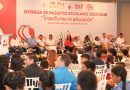 Acapulco, Guerrero: Entregan Paquetes Escolares / @AbelinaLopezR