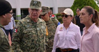No vamos a escatimar en el apoyo al pueblo: presidenta y gobernadora encabezan comité de emergencia / @rocionahle @GobiernoVer >>>