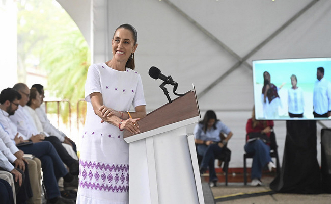 Claudia Sheinbaum Pardo impulsa un decreto para convertir a Mahahual en referente de turismo responsable / @Claudiashein @GobiernoMX >>>